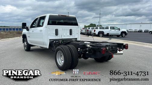 Summit White 2025 Chevrolet Silverado 3500 LT