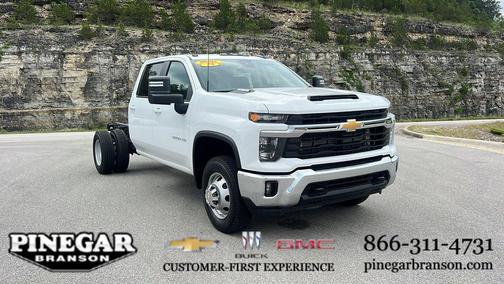 Summit White 2025 Chevrolet Silverado 3500 LT