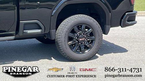 Onyx Black 2025 GMC Sierra 2500 AT4