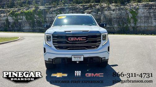 Summit White 2023 GMC Sierra 1500 AT4