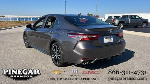 2020 Toyota Camry SE