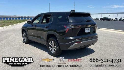 Mosaic Black Metallic 2025 Chevrolet Equinox 1LT