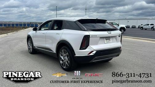 Crystal White Tricoat 2025 Cadillac OPTIQ Luxury 2 AWD