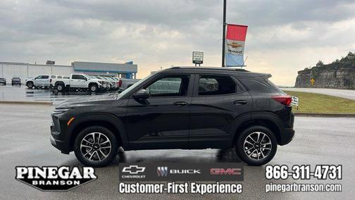 Mosaic Black Metallic 2026 Chevrolet Trailblazer LT