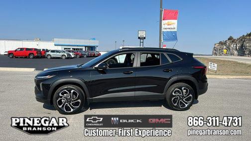 Mosaic Black Metallic 2026 Chevrolet Trax FWD 2RS