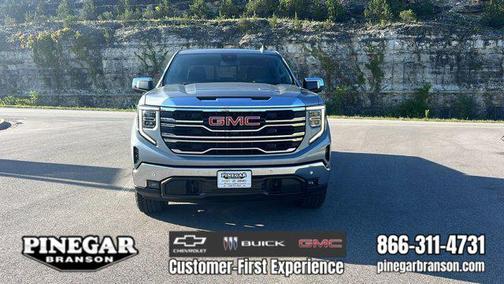 2025 GMC Sierra 1500 SLT