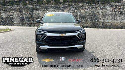 Mosaic Black Metallic 2025 Chevrolet Trailblazer LT