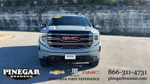 2025 GMC Sierra 1500 AT4