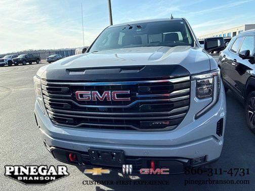 2025 GMC Sierra 1500 AT4