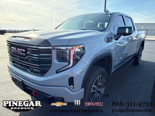2025 GMC Sierra 1500 AT4