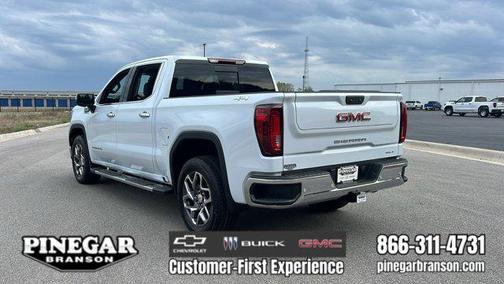 Glacier White Tricoat 2026 GMC Sierra 1500 SLT