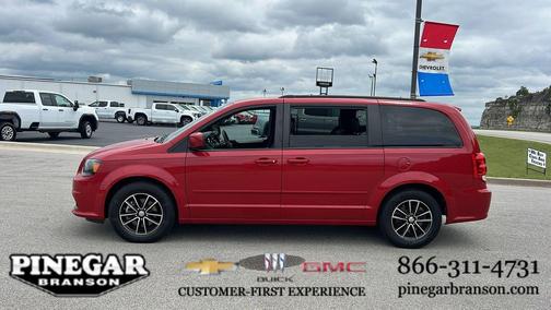 Redline 2 Coat Pearl 2015 Dodge Grand Caravan R/T