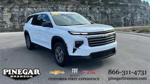2025 Chevrolet Traverse LT