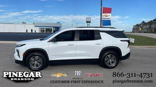 2025 Chevrolet Traverse LT