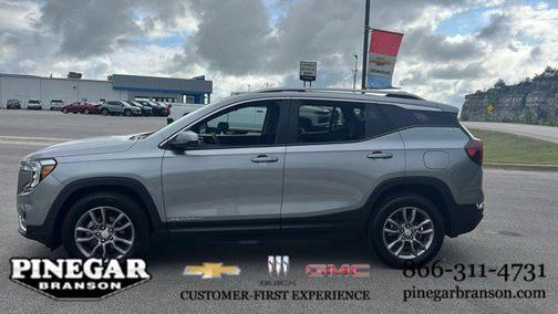2024 GMC Terrain SLT