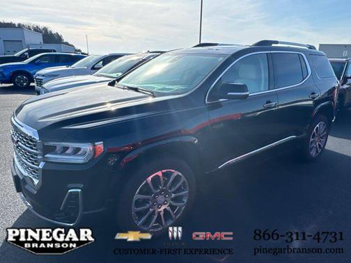 2023 GMC Acadia Denali
