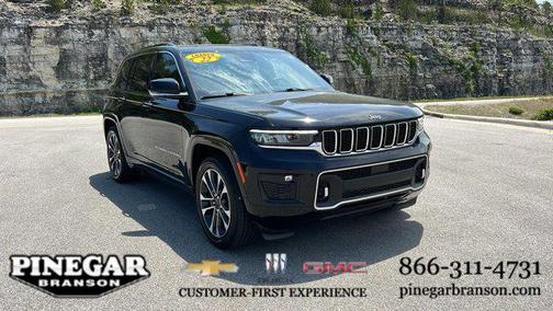 Diamond Black Crystal Pearlcoat 2022 Jeep Grand Cherokee Overland