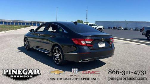 Crystal Black Pearl 2021 Honda Accord Touring 2.0T