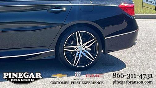 Crystal Black Pearl 2021 Honda Accord Touring 2.0T