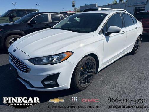 White 2019 Ford Fusion SE
