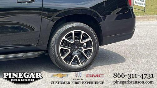 Black 2022 Chevrolet Suburban RST