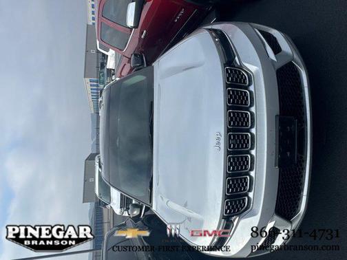 2022 Jeep Grand Cherokee Summit