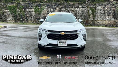Summit White 2025 Chevrolet Trax LT
