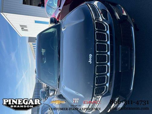 2024 Jeep Grand Cherokee Laredo