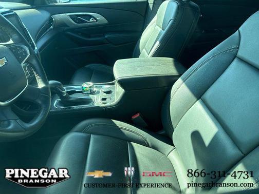 2023 Chevrolet Traverse LT Leather