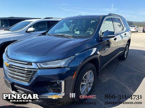 2023 Chevrolet Traverse LT Leather