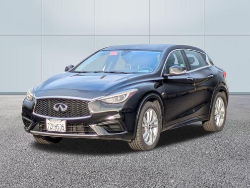 2018 INFINITI QX30 Luxury
