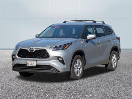 2022 Toyota Highlander LE
