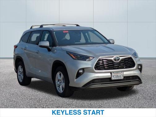 2022 Toyota Highlander LE