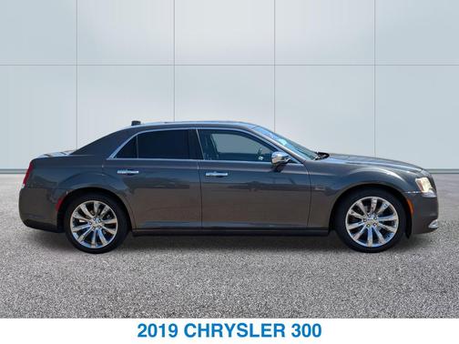 2019 Chrysler 300 Limited