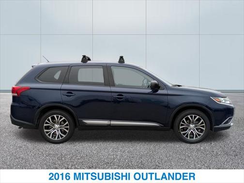 2016 Mitsubishi Outlander ES