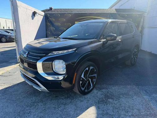 2024 Mitsubishi Outlander SE