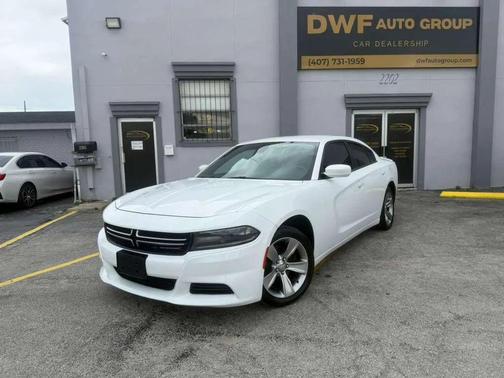 Bright White Clearcoat 2015 Dodge Charger SE