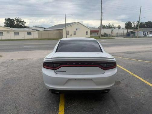 Bright White Clearcoat 2015 Dodge Charger SE