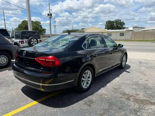 Black Uni 2016 Volkswagen Passat 1.8T S