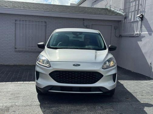 Ingot Silver Metallic 2020 Ford Escape S