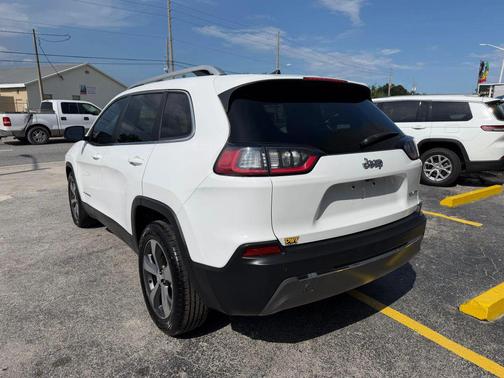 Bright White Clearcoat 2019 Jeep Cherokee Limited