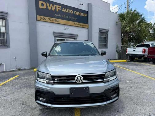 Pyrite Silver Metallic 2021 Volkswagen Tiguan 2.0T SE R-Line Black