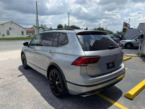 Pyrite Silver Metallic 2021 Volkswagen Tiguan 2.0T SE R-Line Black
