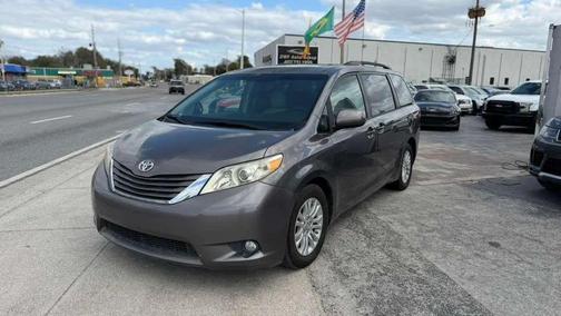 2013 Toyota Sienna XLE