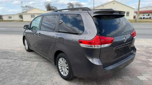 2013 Toyota Sienna XLE