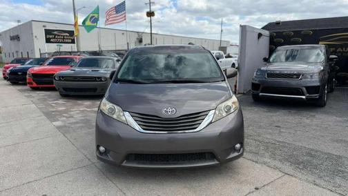 2013 Toyota Sienna XLE