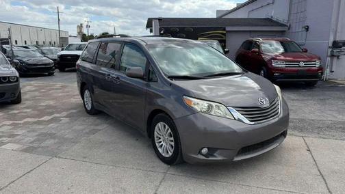 2013 Toyota Sienna XLE