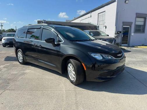 2020 Chrysler Voyager LXI