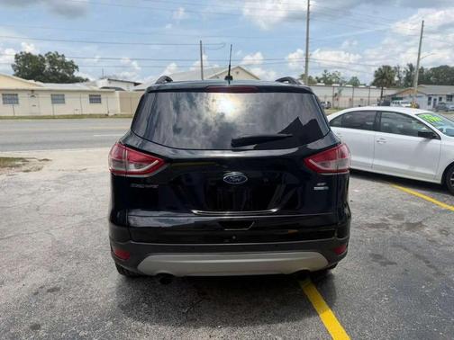 White Platinum Metallic Tri-Coat 2016 Ford Escape SE