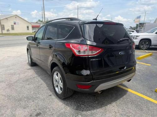 White Platinum Metallic Tri-Coat 2016 Ford Escape SE